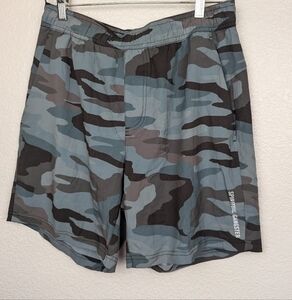 NWOT Spiritual Gangster men's onset camo shorts